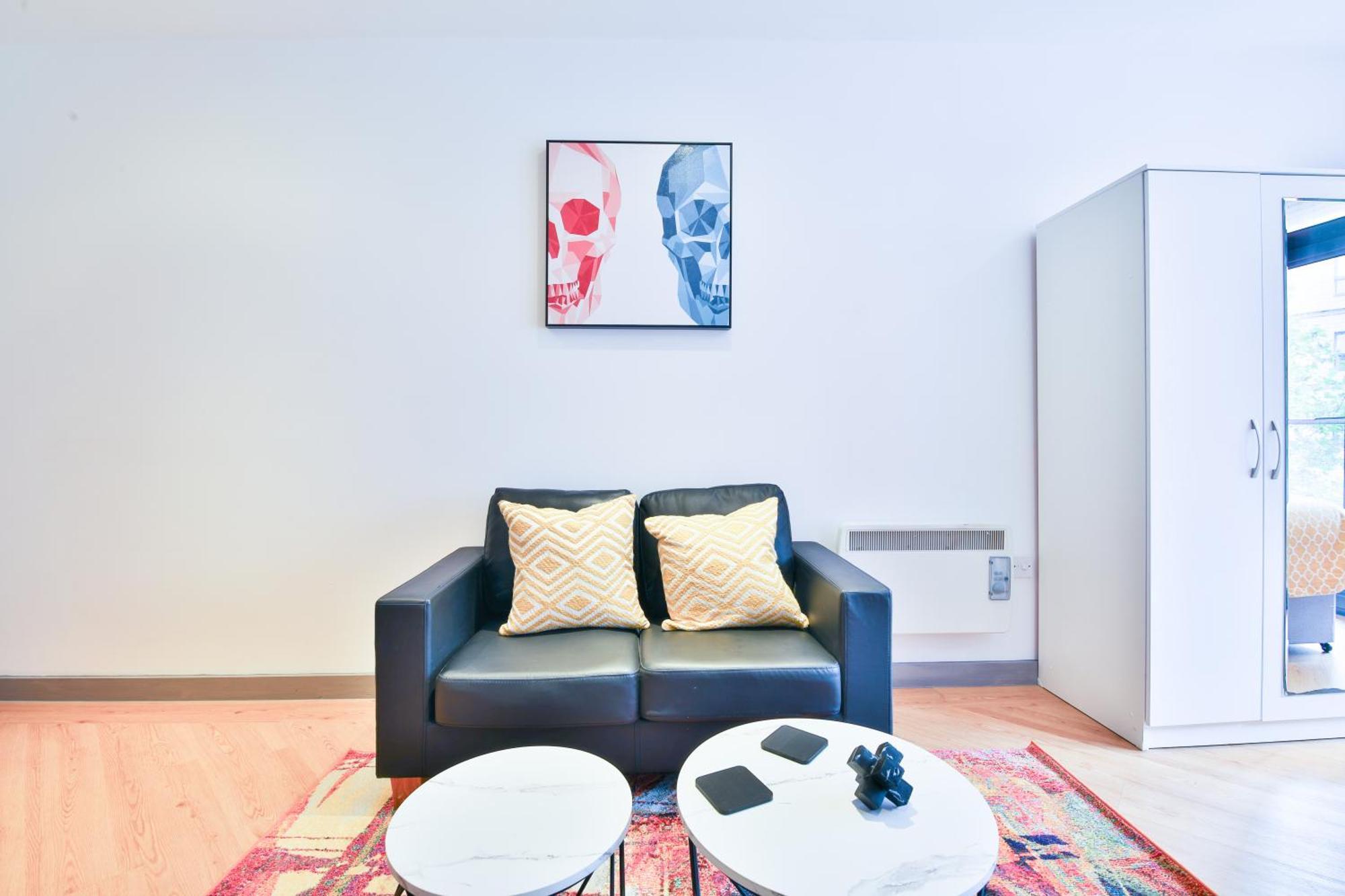 Princess Lofts City Centre Studios With Nespresso Coffee Machines & New Fast Wifi By Stayright Суонзи Екстериор снимка
