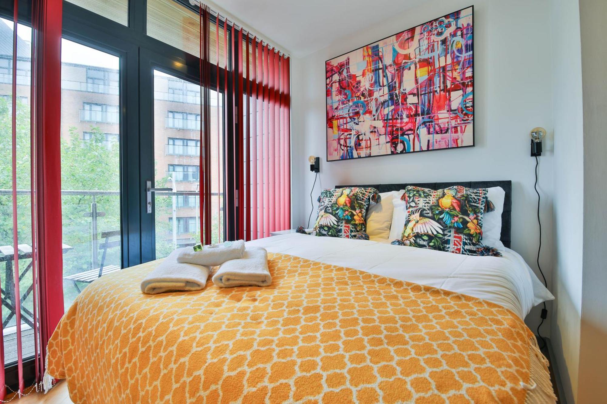 Princess Lofts City Centre Studios With Nespresso Coffee Machines & New Fast Wifi By Stayright Суонзи Екстериор снимка