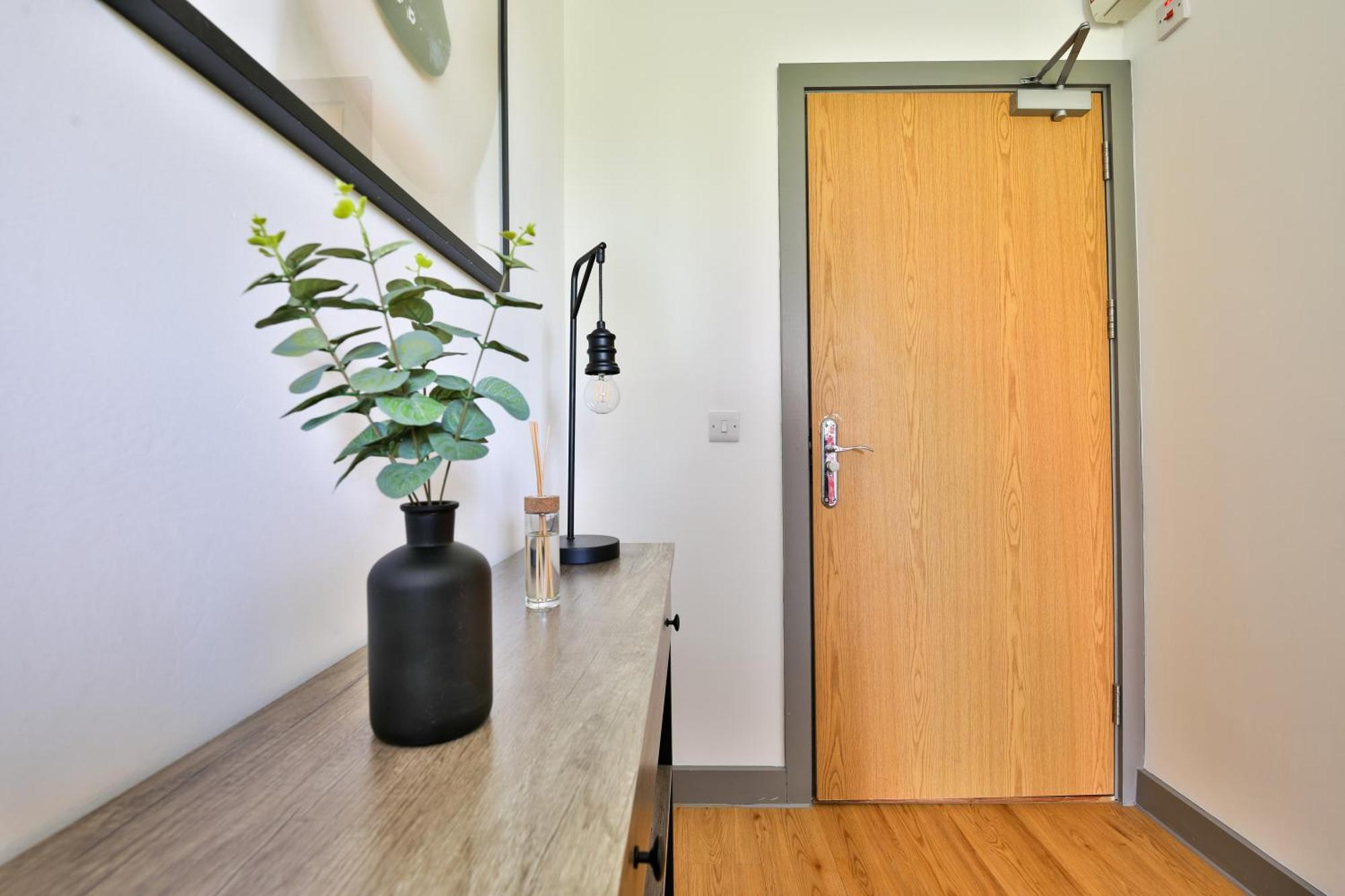 Princess Lofts City Centre Studios With Nespresso Coffee Machines & New Fast Wifi By Stayright Суонзи Екстериор снимка