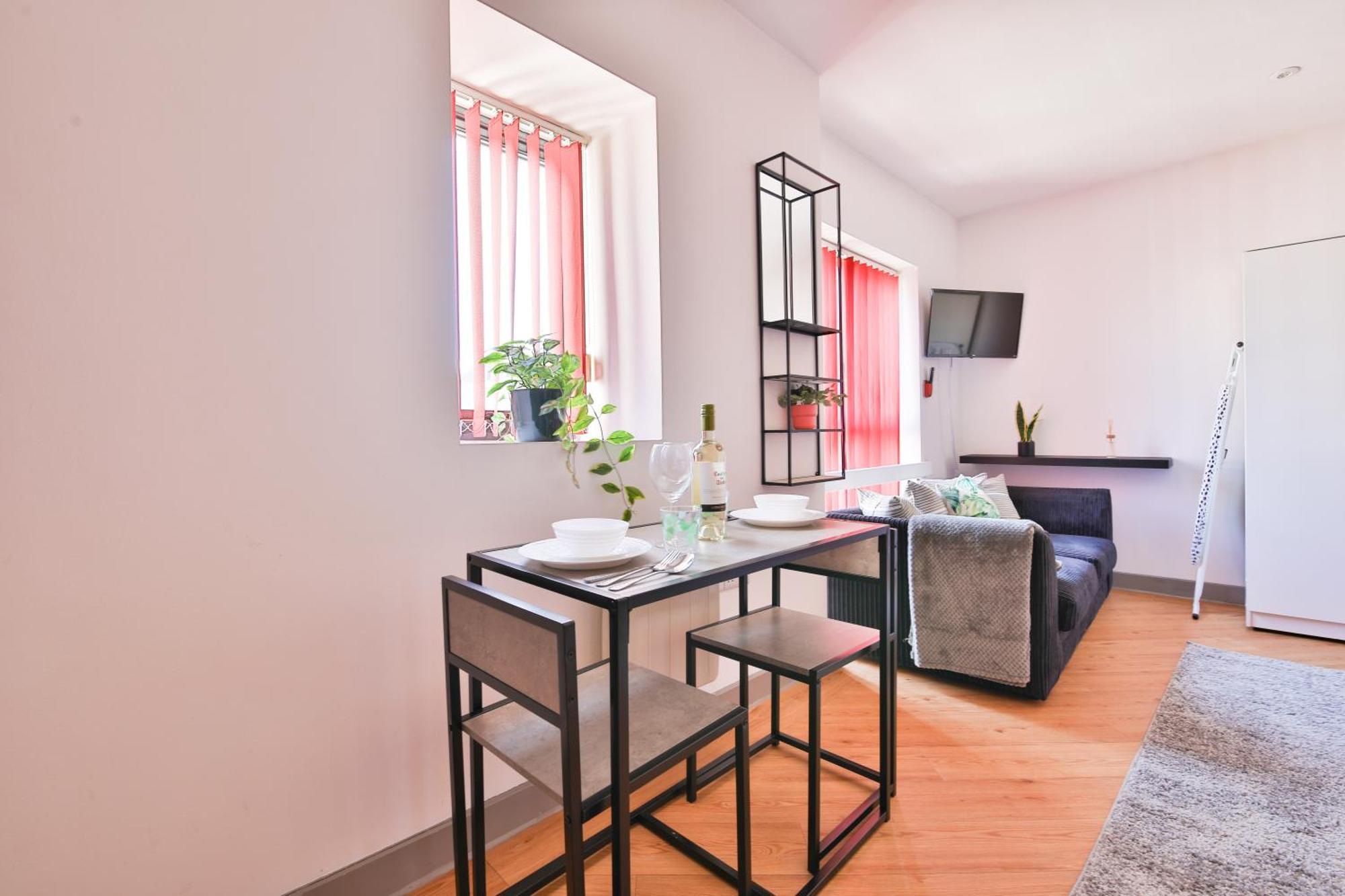 Princess Lofts City Centre Studios With Nespresso Coffee Machines & New Fast Wifi By Stayright Суонзи Екстериор снимка